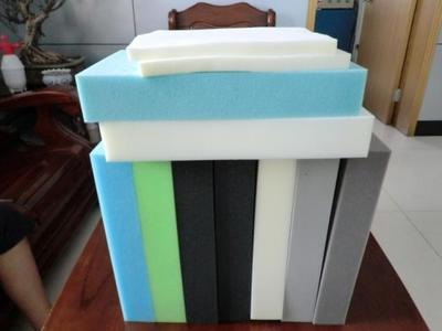 了解沙發(fā)海綿的種類，讓你挑起沙發(fā)來得心應(yīng)手。