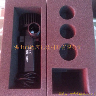 海綿內(nèi)托對(duì)各行各業(yè)產(chǎn)品起到絕緣、密封、防震、防塵、填充、隔音、固定，能夠保護(hù)包裝產(chǎn)品在運(yùn)輸過程中安然無恙，起到保護(hù)產(chǎn)品的一個(gè)作用，同時(shí)可以美化產(chǎn)品，提升產(chǎn)品檔次。